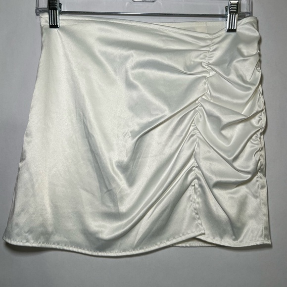 NWT! Glassons White Mini Ruched Skirt Size US 4 (AU 8) Recycled Materials Party - Picture 1 of 12